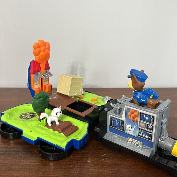 Paw Patrol Convertible Cars, Marshall and Chase - Picture 5 of 7